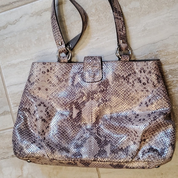 Classic Coach Snake Skin Gray Shoulder Purse - Picture 4 of 11